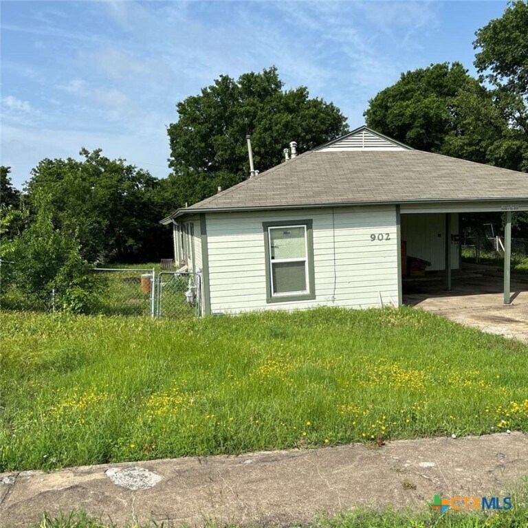 Primary Photo - 902 Williamson Dr