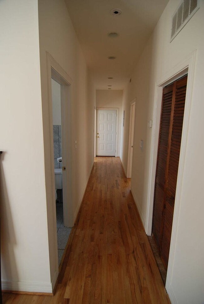 Foto del edificio - 1450 N Campbell Ave