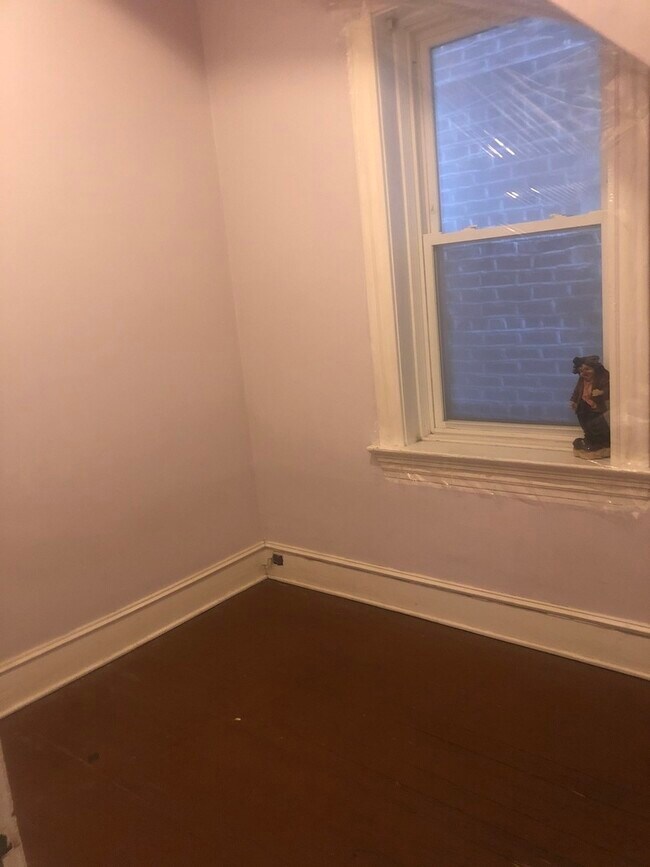 Foto del edificio - 1448 N Maplewood Ave