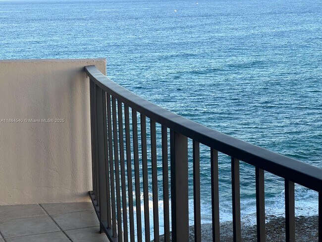 Foto del edificio - 4200 N Ocean Dr