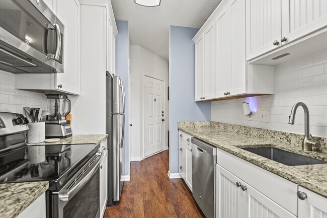 Building Photo - 2234 Chatelain Way