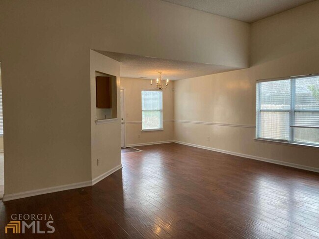 Foto del edificio - 8215 Champion Trail