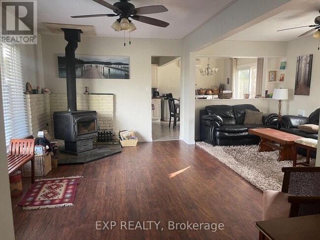 Photo du bâtiment - 271 George Dr