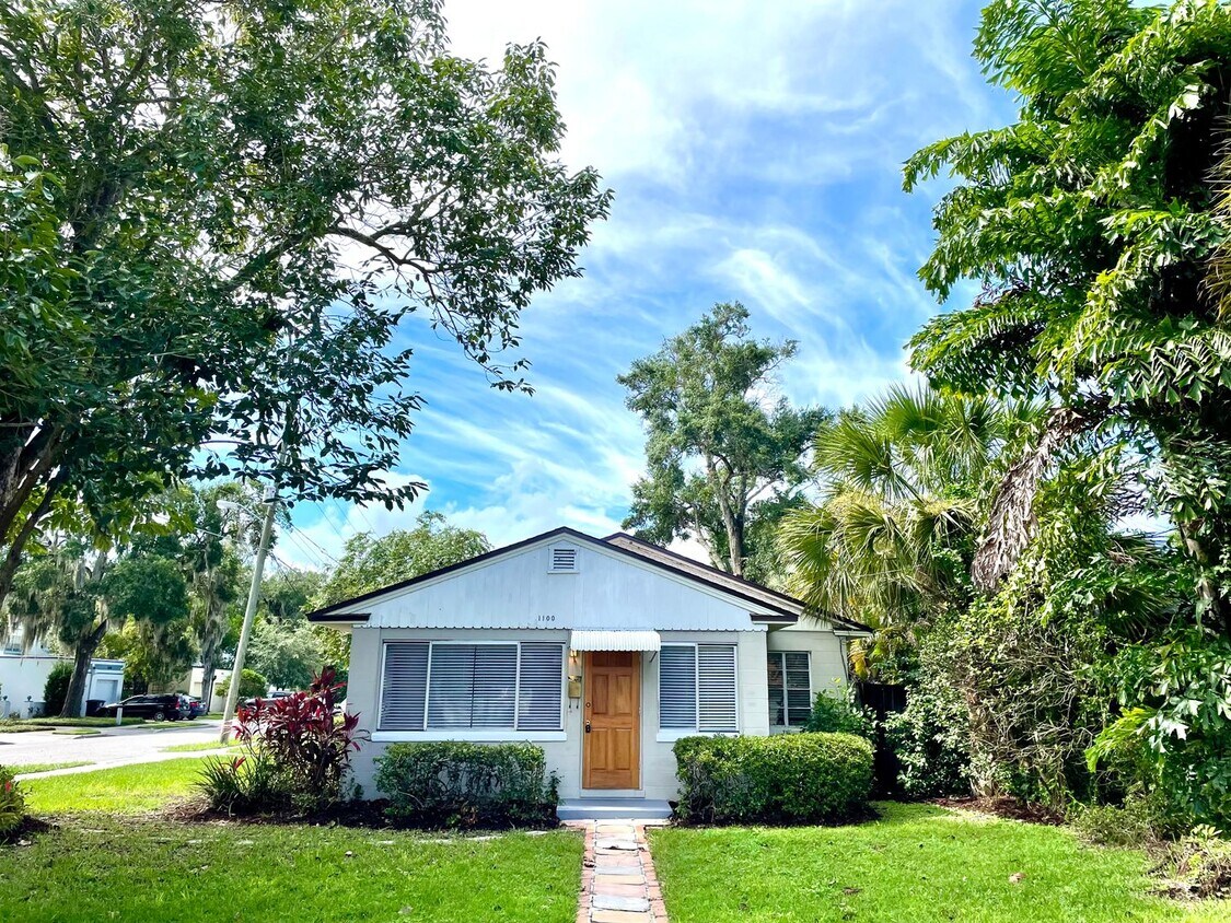 Primary Photo - Just Listed! Large 1/1 Winter Park Home wi...