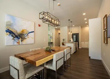 Foto del edificio - 226 E Lockwood Ave