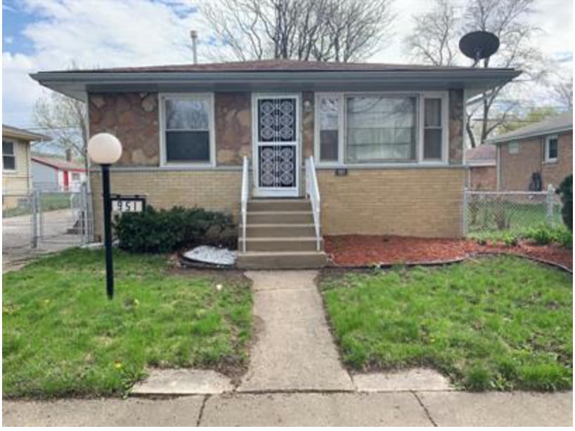 Foto principal - 951 W 114th Pl
