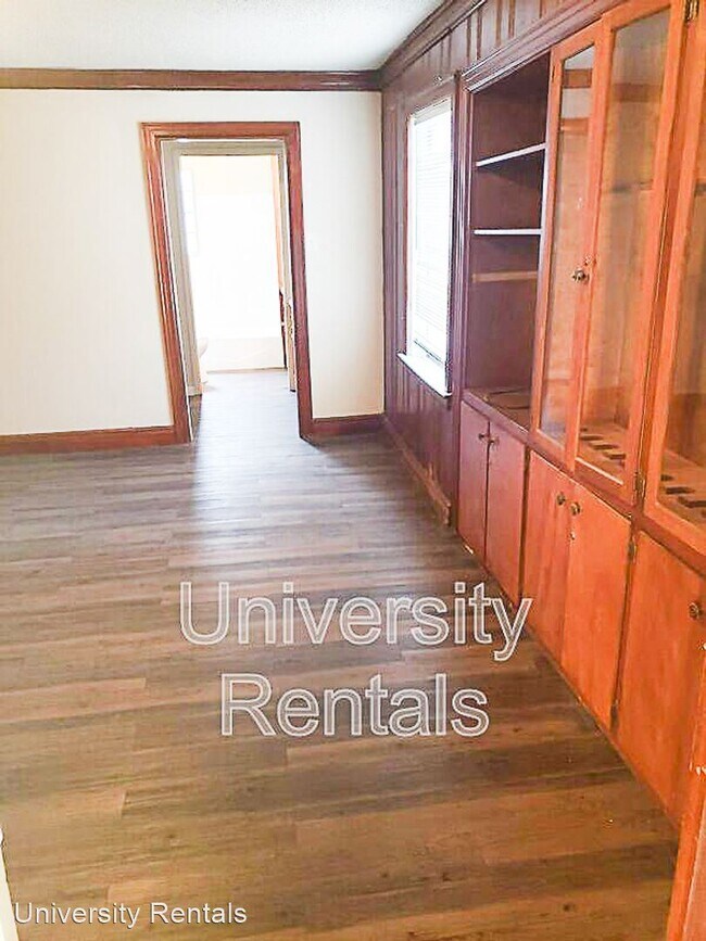 Foto del edificio - 4 br, 2 bath House - 1320 North Kelly Avenue