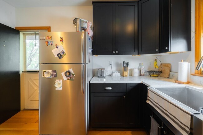 Foto del edificio - 565 Somerville Ave