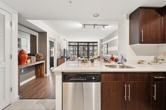 Building Photo - Seventy1Hundred Capitol Yards