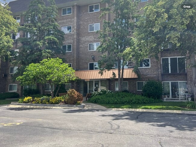 Building Photo - 10353 Dearlove Rd