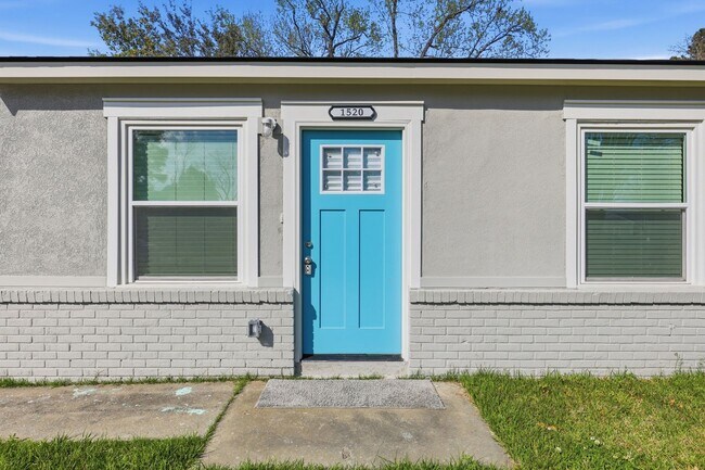 Foto del edificio - Newly Renovated Home in Westside Savannah