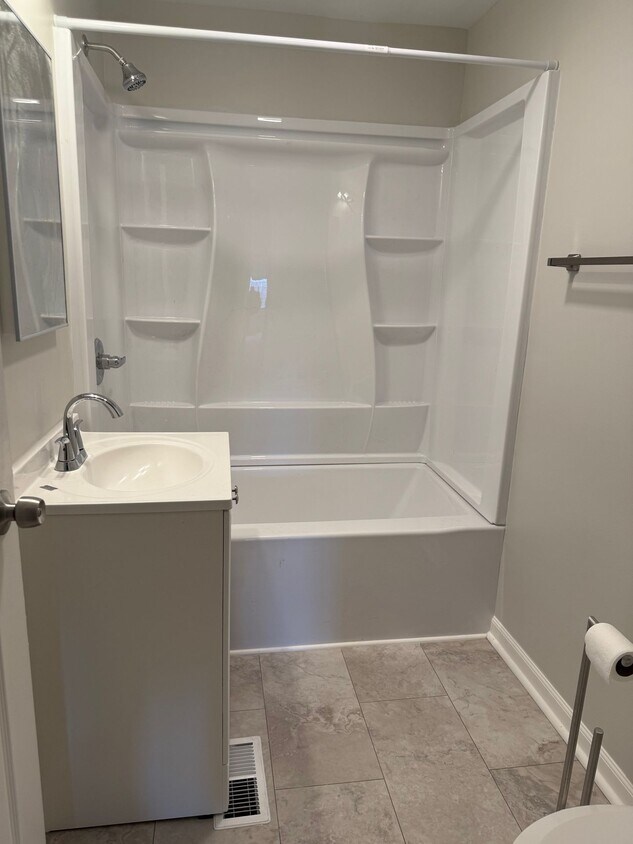 Foto principal - 1 Bed 1 Bath in Swissvale