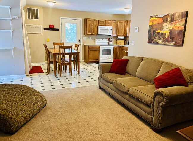 Building Photo - 103 Greenbriar Ct
