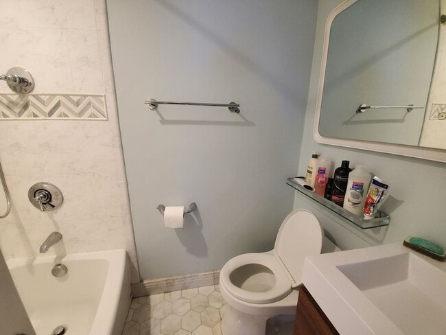 Building Photo - Spacious 3 Bd 2 Bath Condo near Alewife T ...