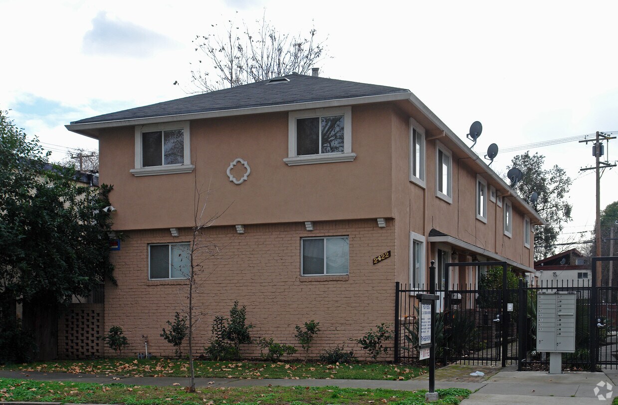 Foto principal - 2422 V St