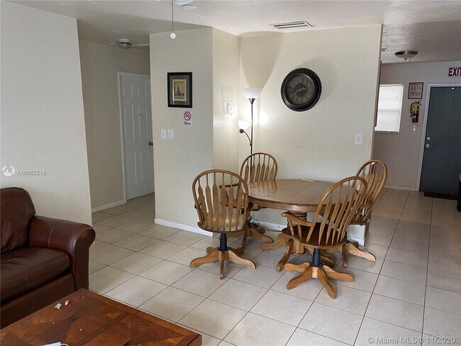 Foto del edificio - 2901 SW 17th St