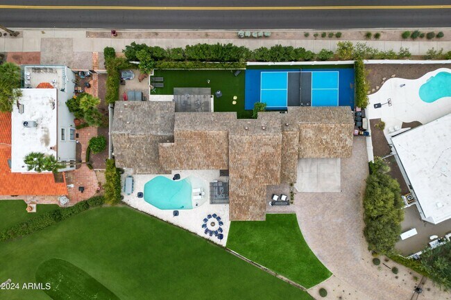 Building Photo - 7860 E Vía Bonita