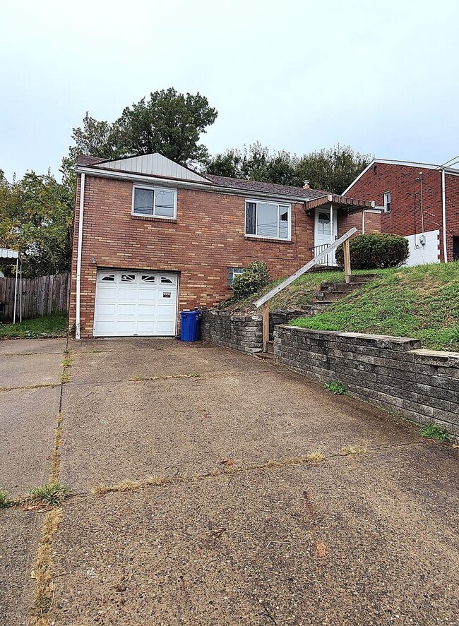 Foto del edificio - *Recently Updated 3BD/2BA Single Family Home Available in Overbrook*