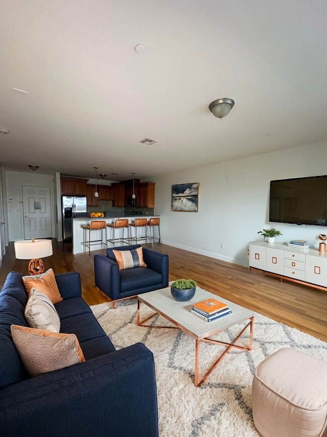 Building Photo - 68 West Utopia