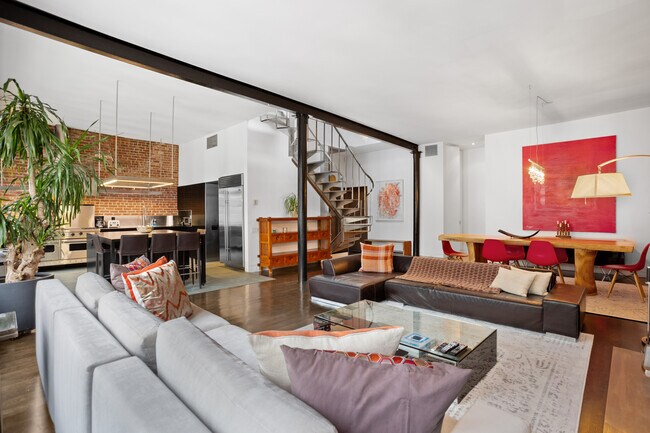 Building Photo - 525 Broome St