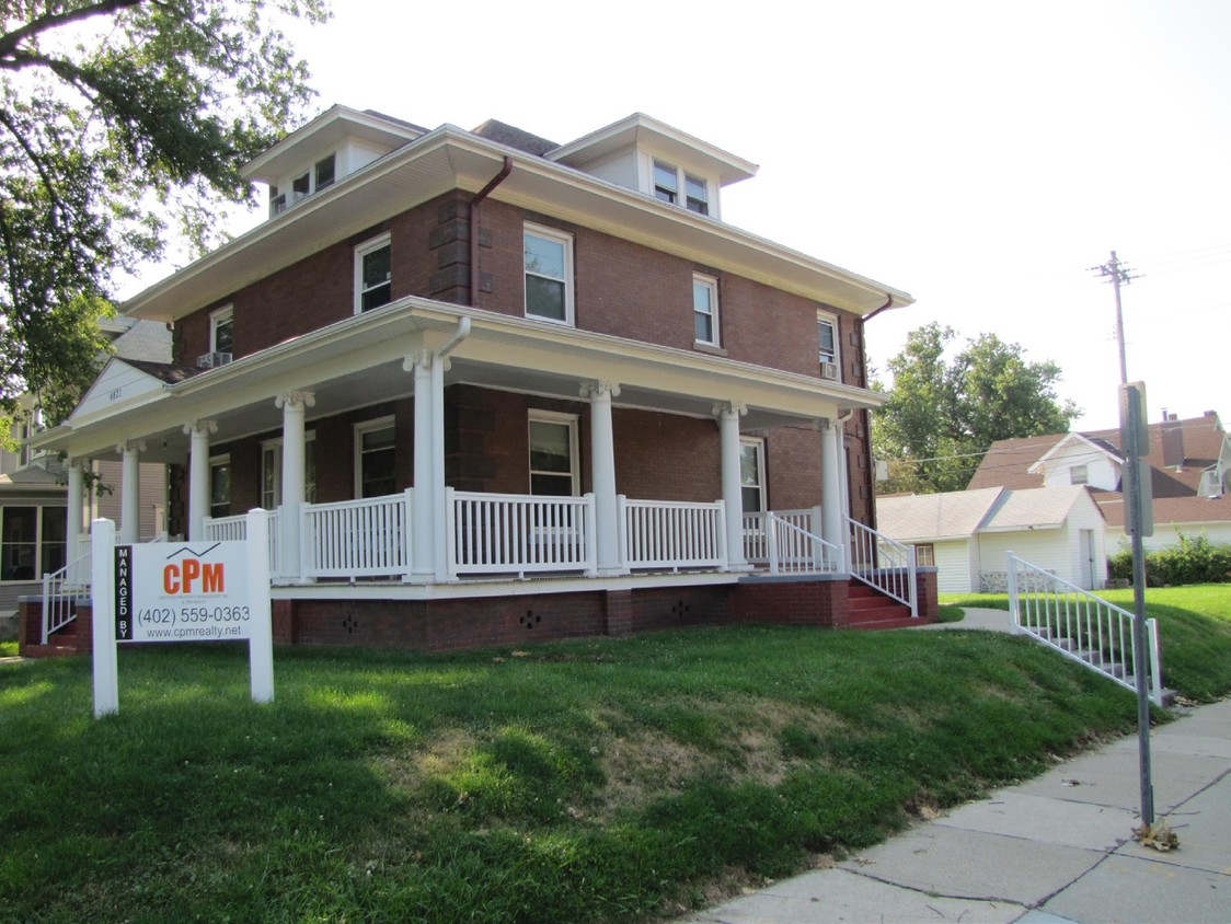 Primary Photo - 4821 Underwood Dr