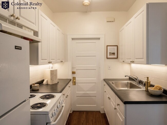 Photo - 230 Walnut St Apartment