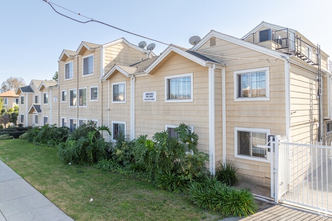 Building Photo - 15004 Nordhoff St