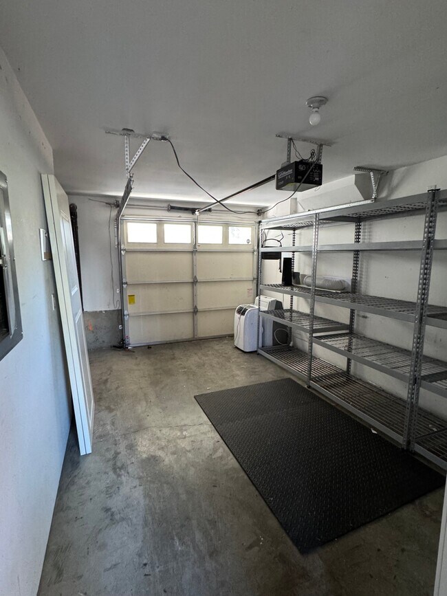 Foto del edificio - 8505B 17th Ave NW