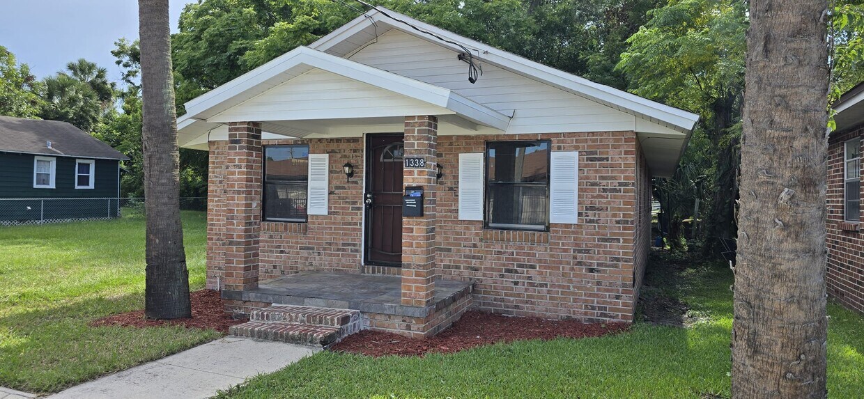 Primary Photo - 1338 Weare St