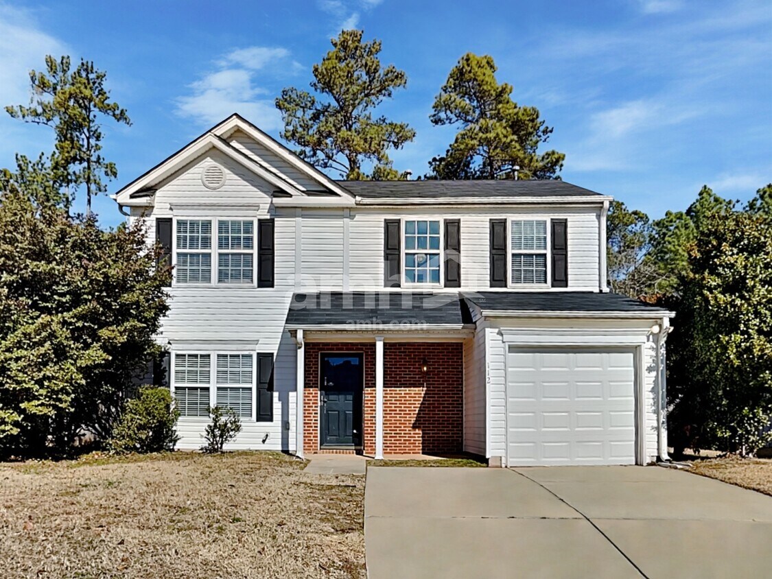 Foto principal - 112 Tiverton Woods Dr