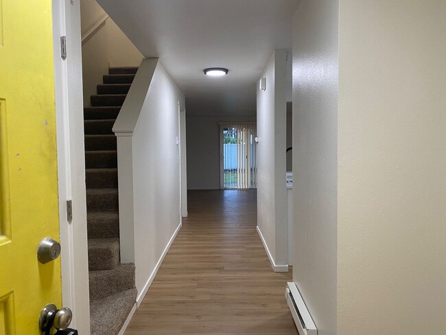 Foto del interior - 2 Bed 1.5 bath Large Townhome With Garage ...