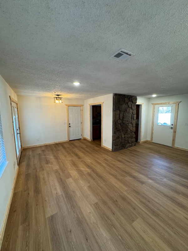 Building Photo - 1102 SE 10th St