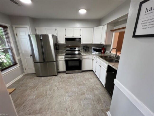 Building Photo - 4634 Marlwood Way