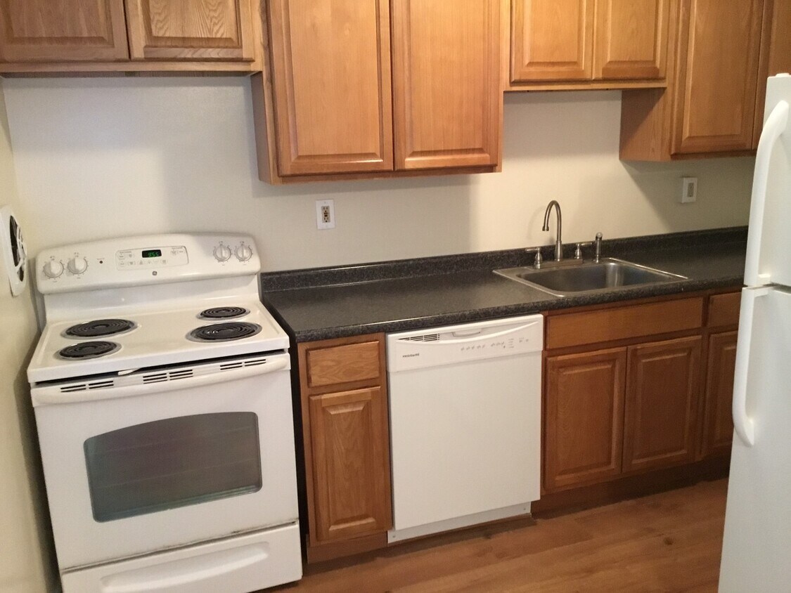 Foto principal - 2 Bedroom Townhouse