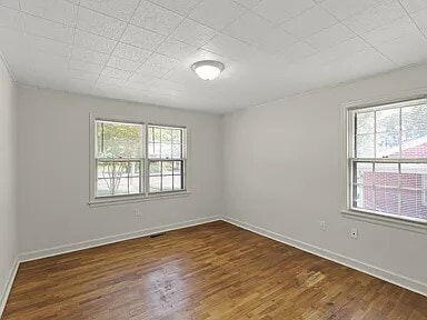 Foto del edificio - 75 Edenwood Dr
