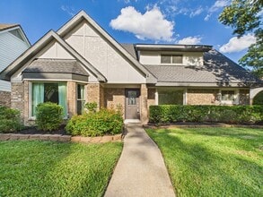 Building Photo - 3018 Highland Laurels Dr