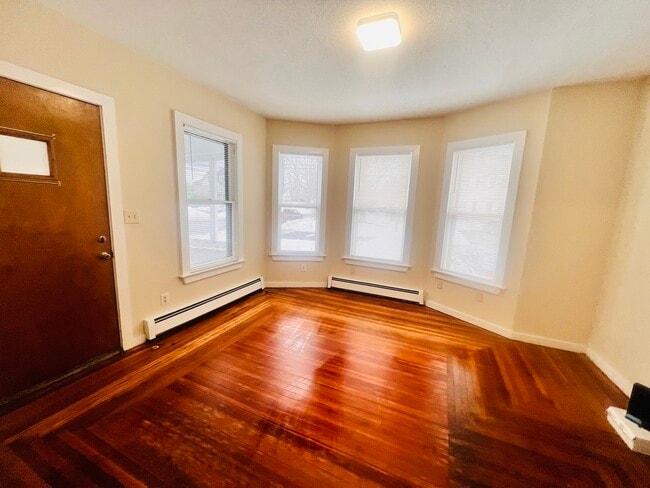 Dinning room/Living Room - 32 Washington St