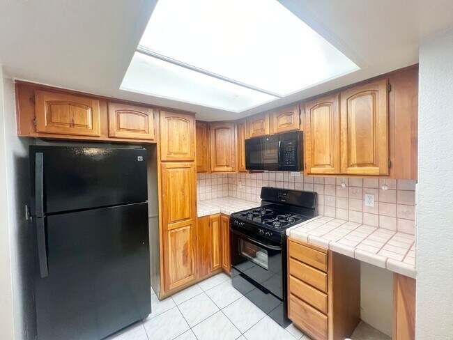 Foto del edificio - Roomy Signal Hill condo in Hillside Pines ...