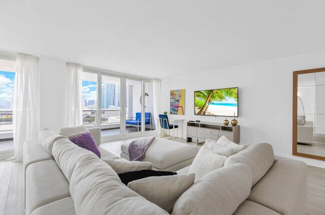 Foto del edificio - 1717 N Bayshore Dr