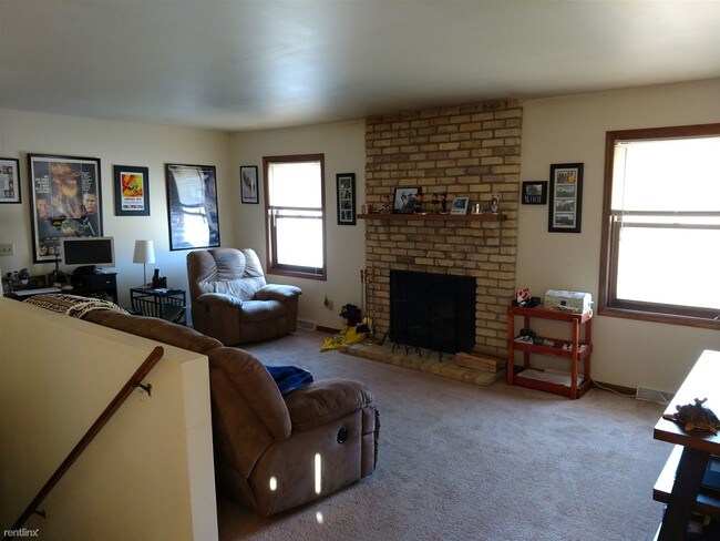 Building Photo - 3 br, 1 bath House - 3145 Clove Dr
