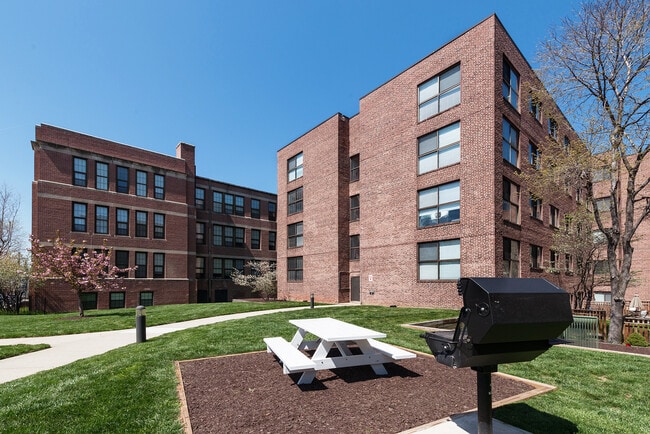 Building Photo - Harbor Hill Apartments