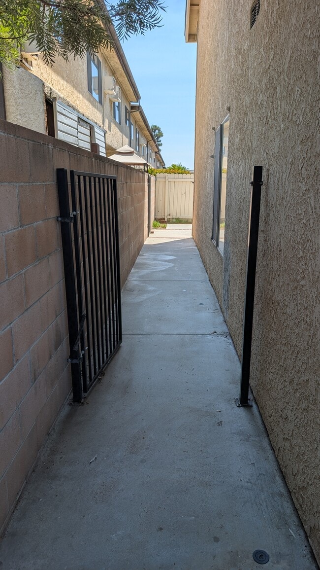 Side yard - 10125 De Soto Ave