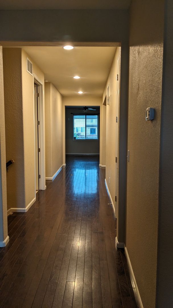 Building Photo - SPACIOUS RANCHER WITH FINISHED BASEMENT ON...