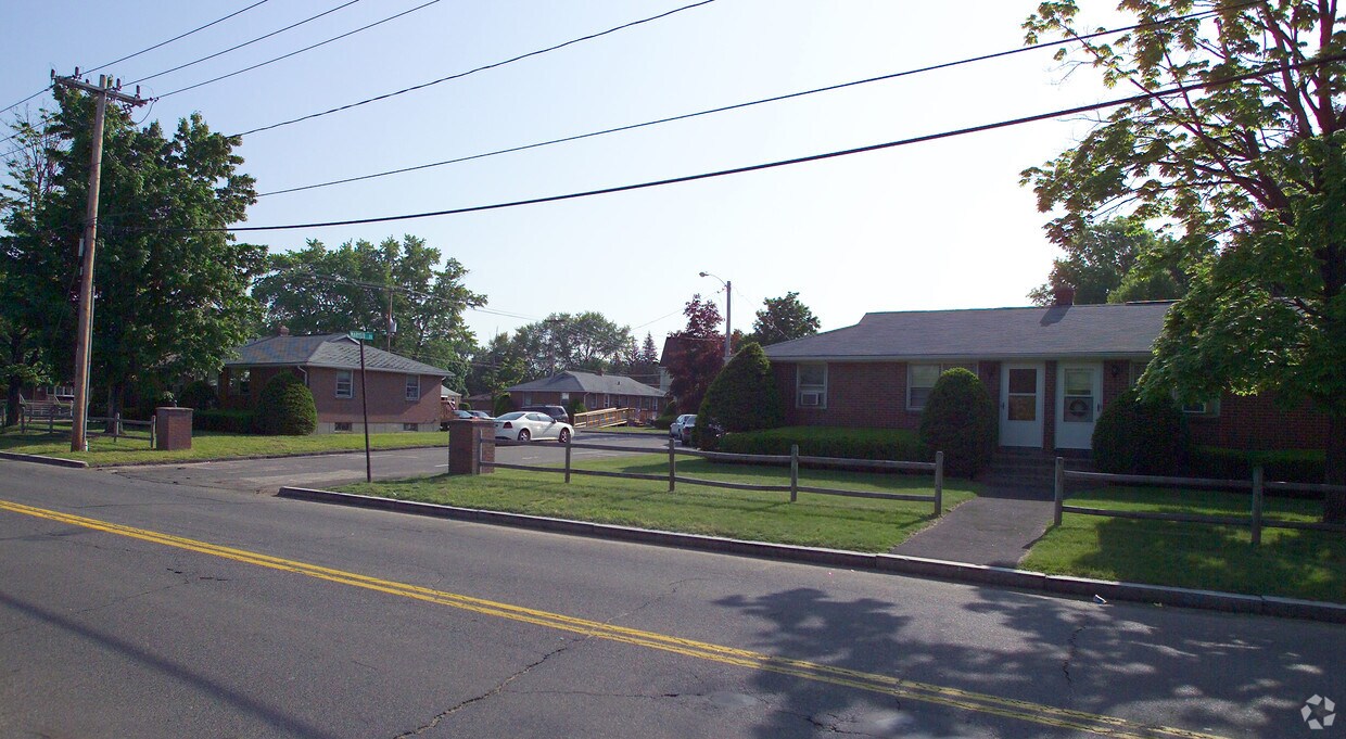 Building Photo - 575 Mckinstry Ave
