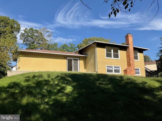 Building Photo - 8904 Grass Valley Ct