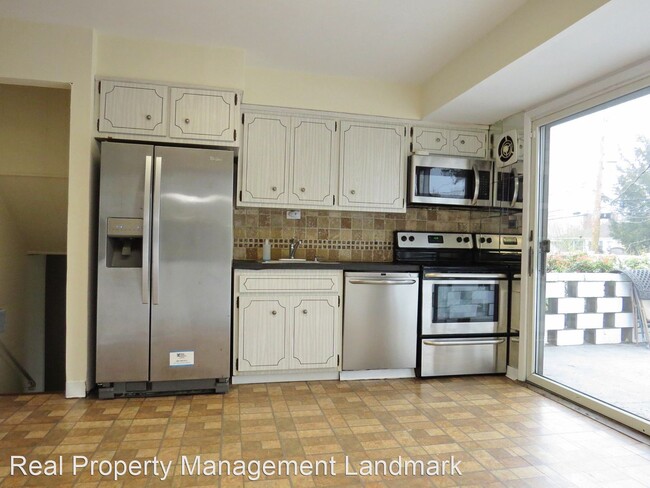 Building Photo - 4 br, 3 bath House - 2540 New York Ave