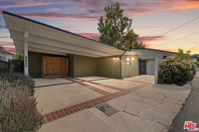 Photo - 4950 Marmol Drive Unit House