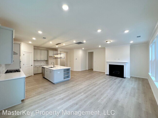 Building Photo - 4 br, 3.5 bath House - 145 Clapper Lane