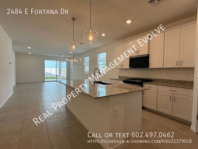 Foto del edificio - 2484 Fortana Dr