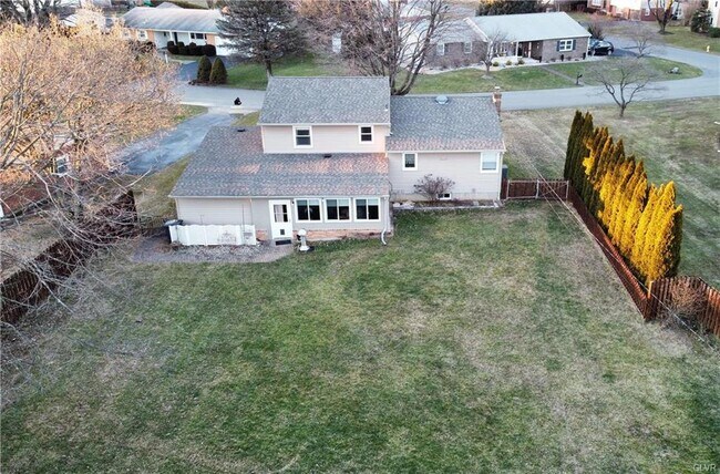Building Photo - 1611 Chippendale Cir